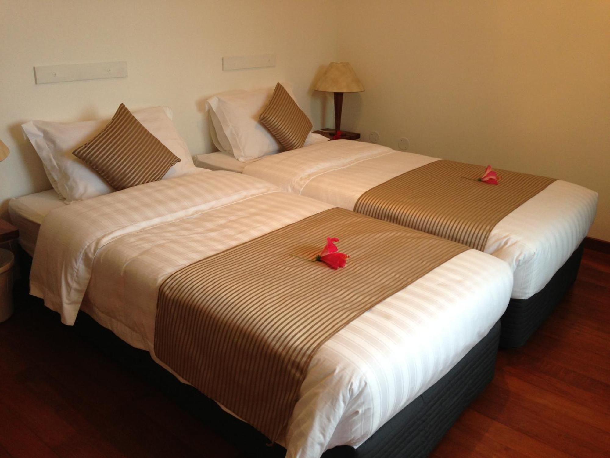 Hillcrest Villas Glacis  Bagian luar foto